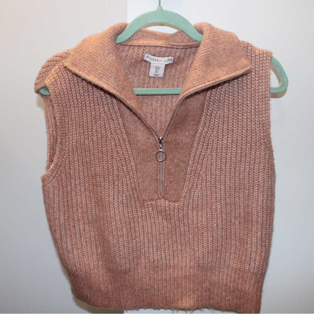 Sincerely Jules Cream Quarter-Zip Sweater Vest Small